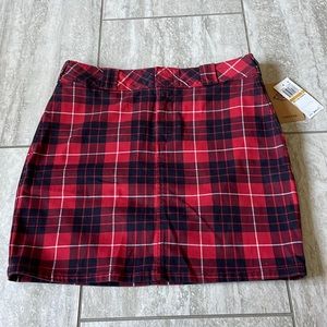 Dickies Juniors skirt size 3,checkered red and black,for women